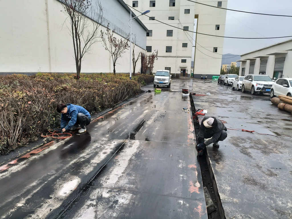 基建案例:天水清水县供热公司安装锴华品牌地磅产品