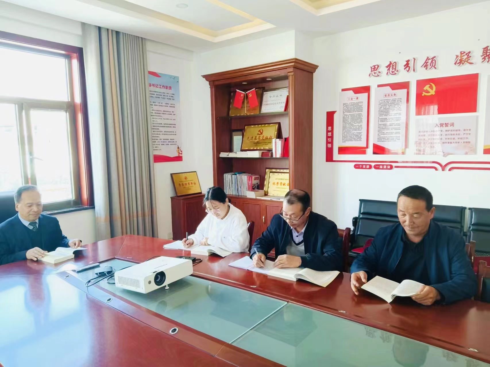 锴华衡器组织公司员工开展党课的学习(图2)