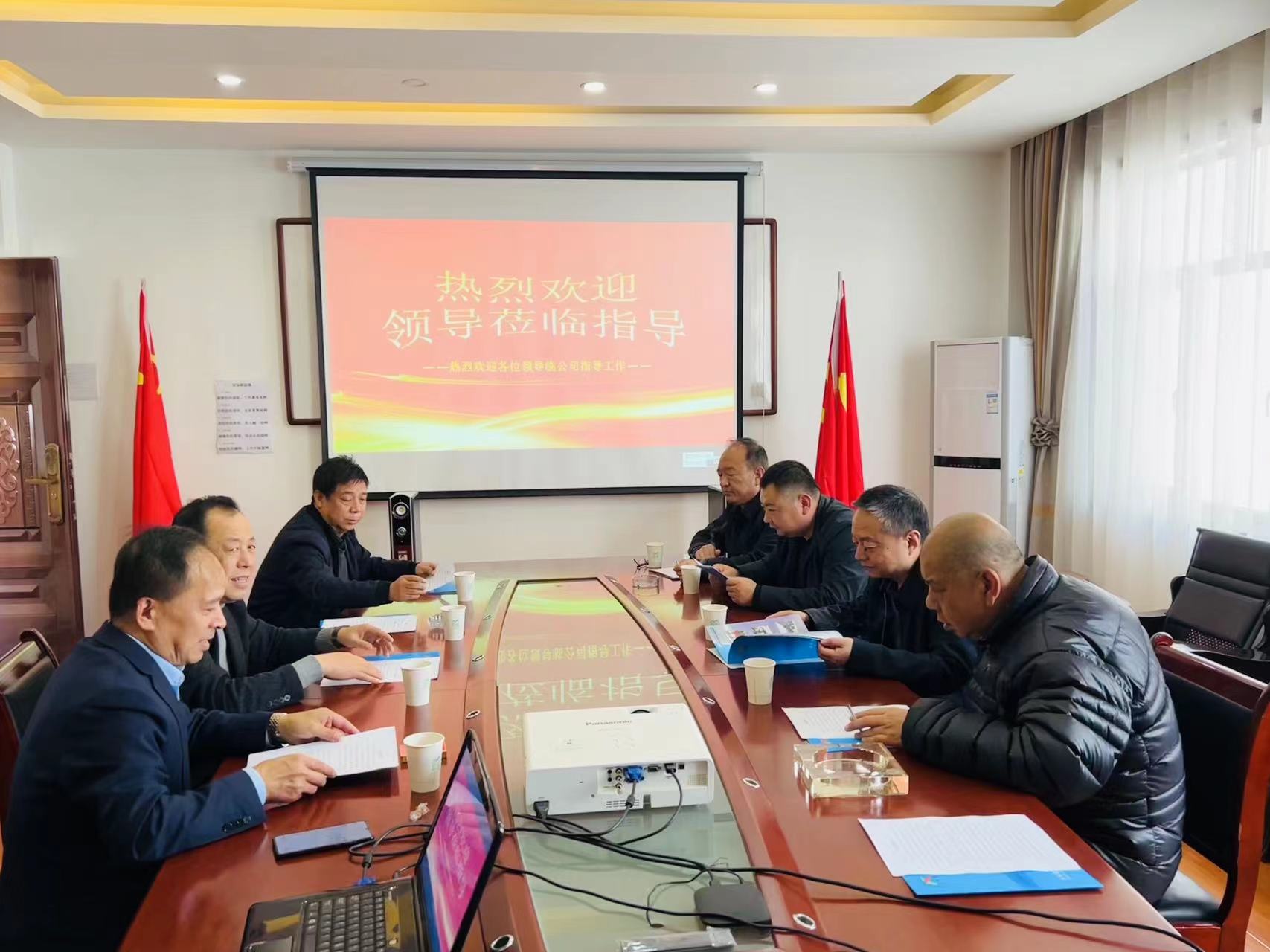 天水市区人大领导莅临指导锴华衡器生产工作(图1)